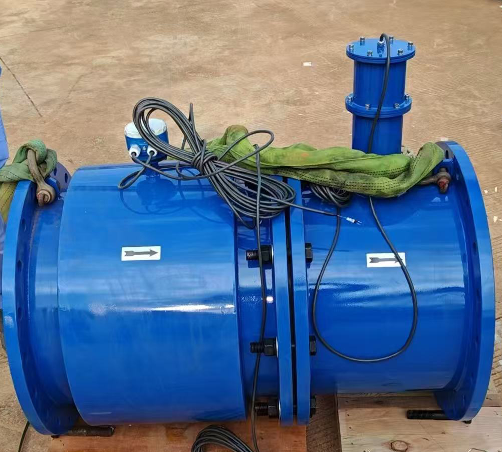 化工行业福音:非满管电磁流量计应对腐蚀性介质的“硬核”表现